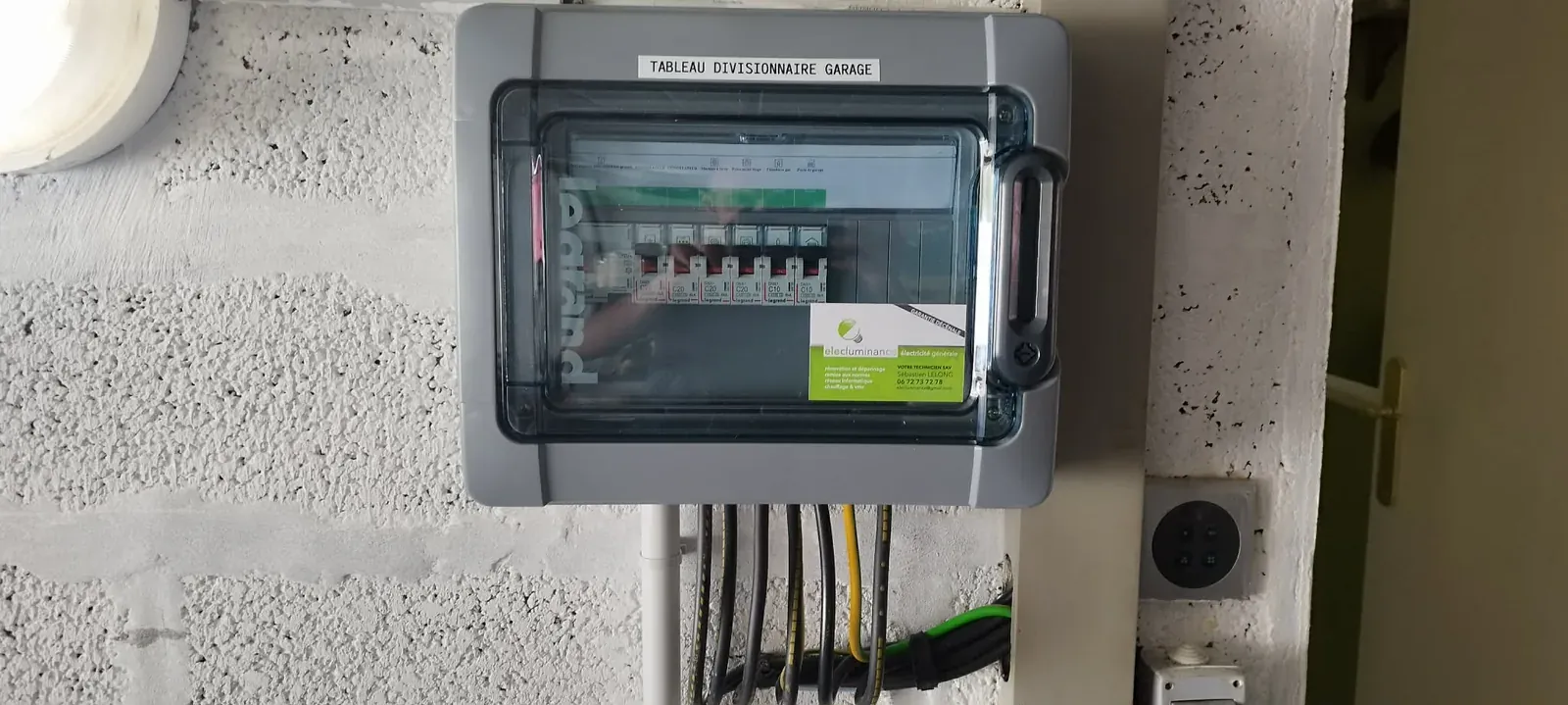 Création d'un tableau électrique pour le garage d'une maison individuelle